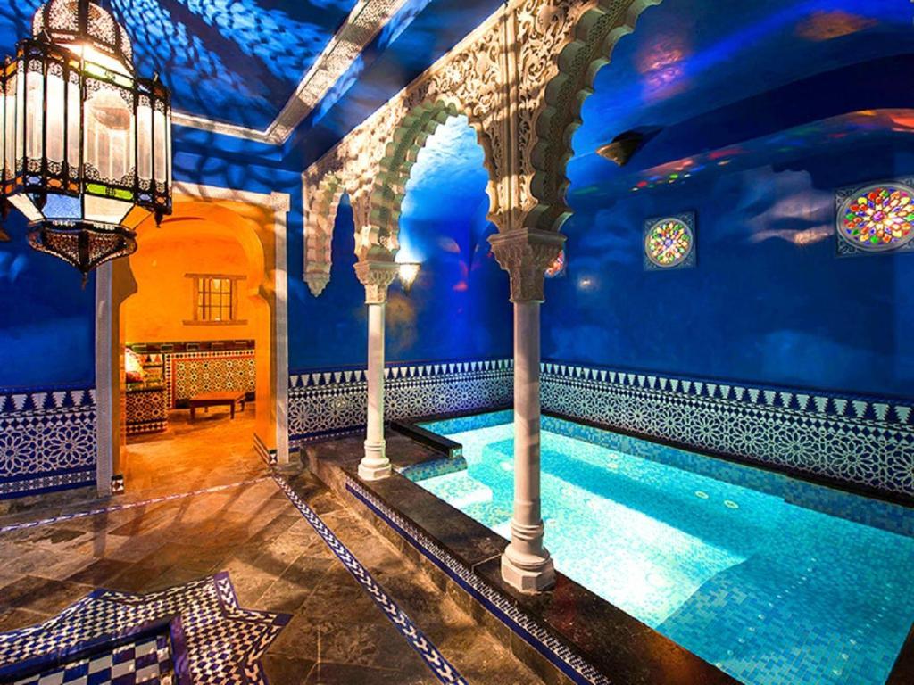 Spa style Mille et Une Nuits avec jacuzzi et hammam au Manos Premier Bruxelles
