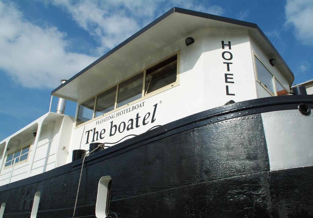 Hôtel flottant The Boatel à Gand, une nuit insolite sur l’eau pour les couples
