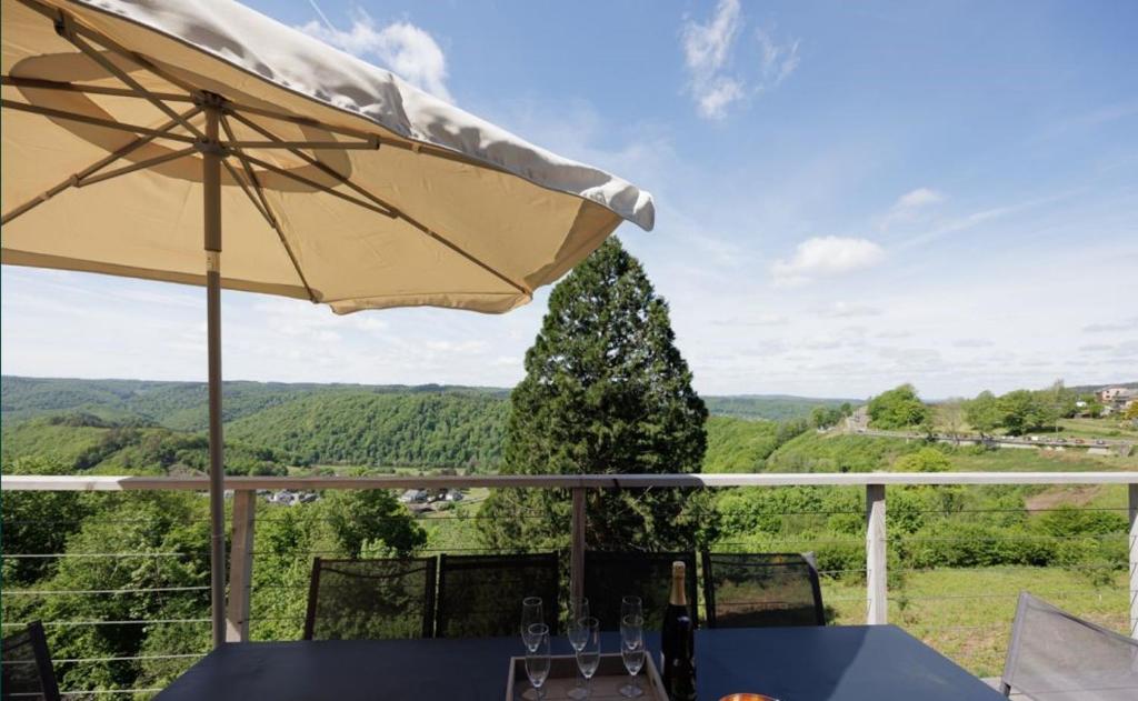 Terra Zen Rochehaut : point de vue vallee de la Semois